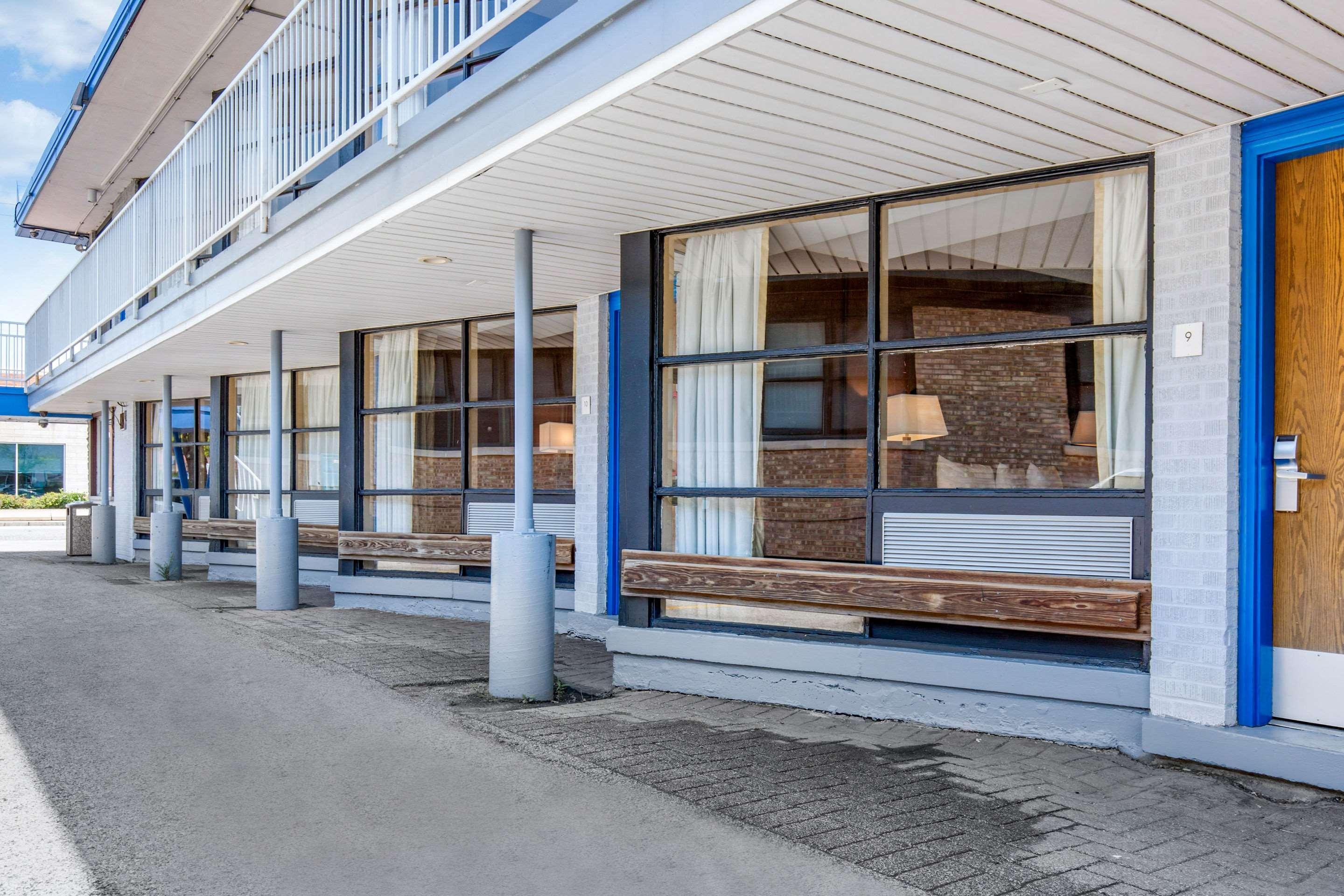 Rodeway Inn Чикаго Экстерьер фото