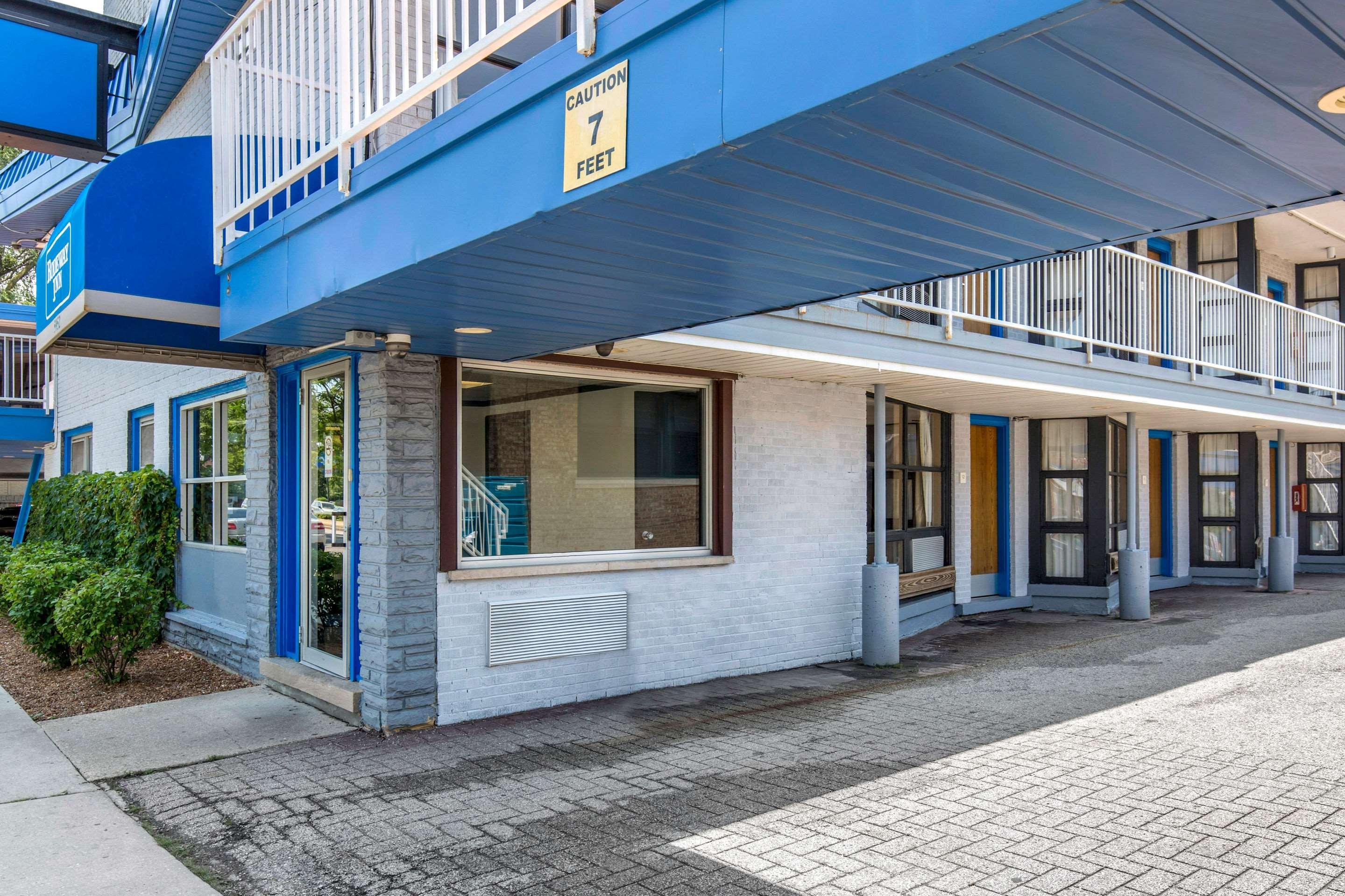 Rodeway Inn Чикаго Экстерьер фото