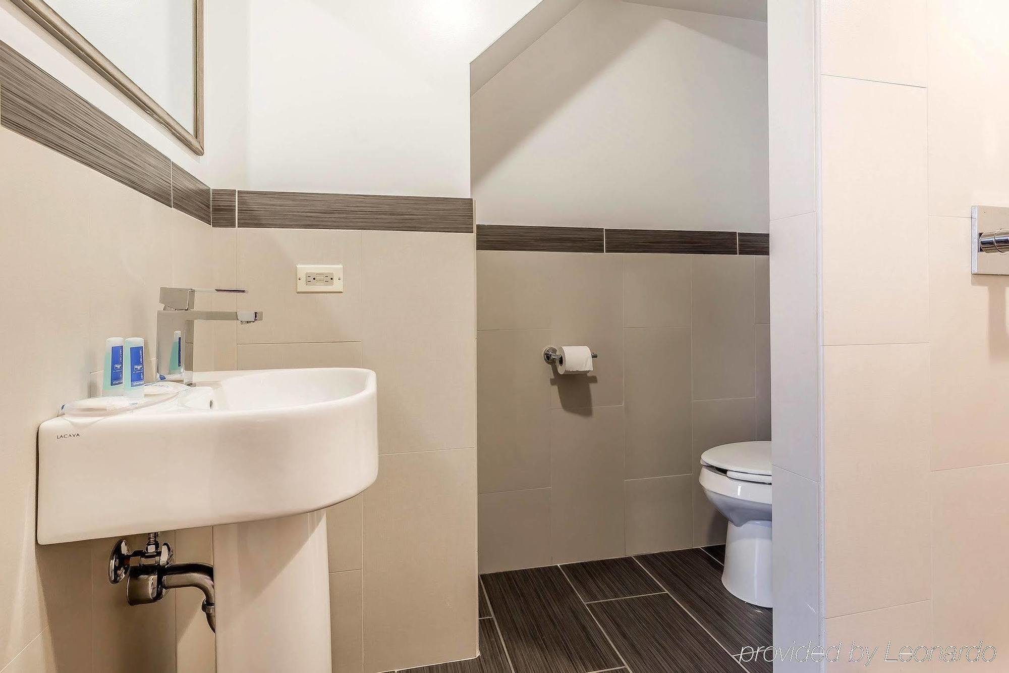 Rodeway Inn Чикаго Экстерьер фото