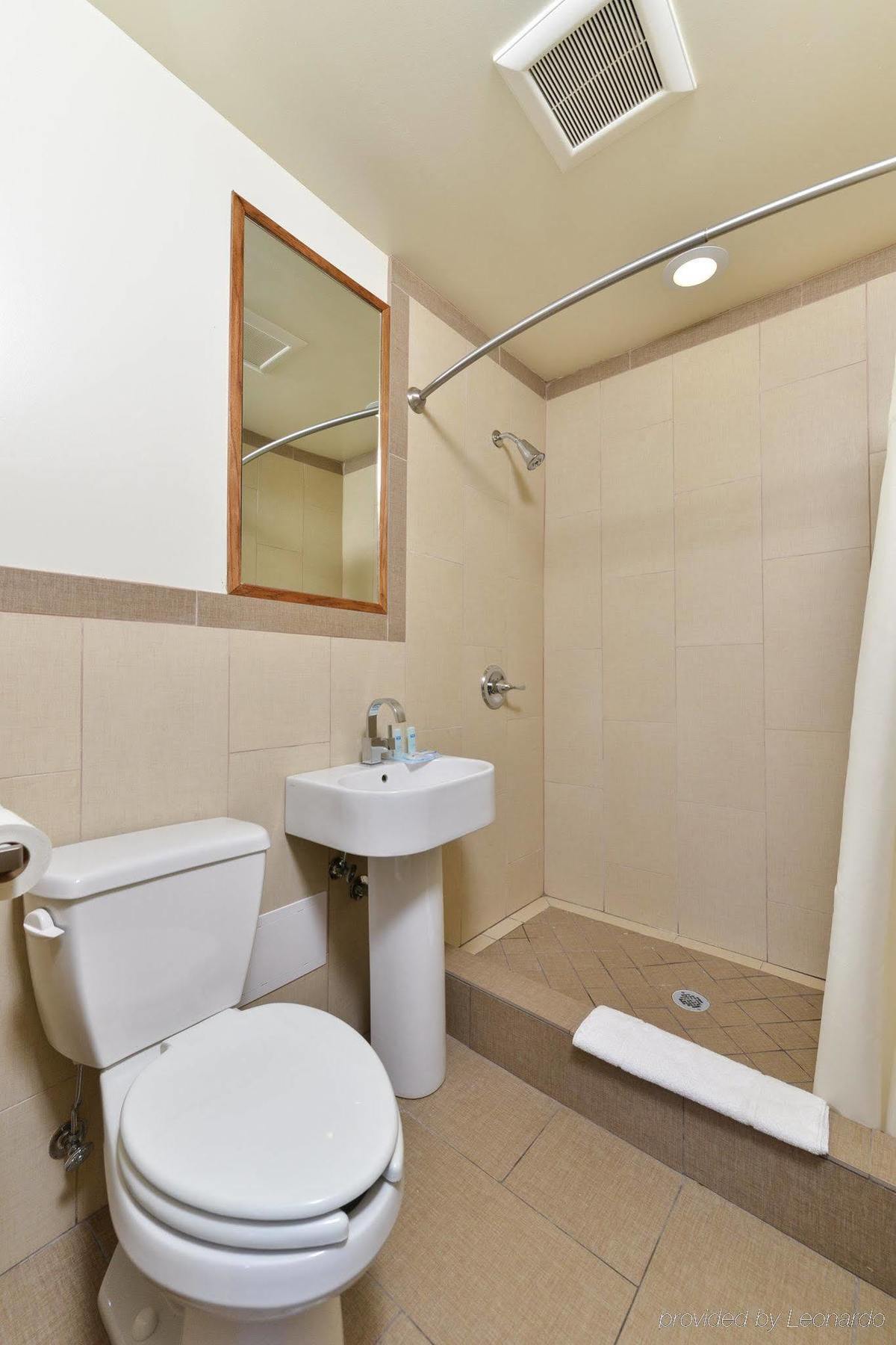 Rodeway Inn Чикаго Экстерьер фото